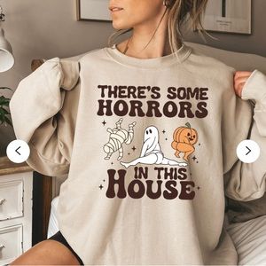 Halloween “There’s Some Horrors in this House” Sweater Size M